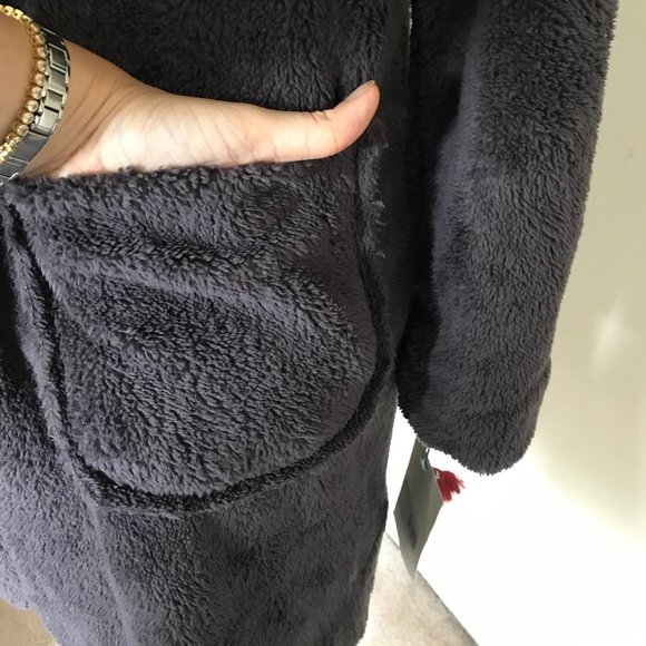 Women's Hooded Coat in Dark Gray - Picture 5 of 10